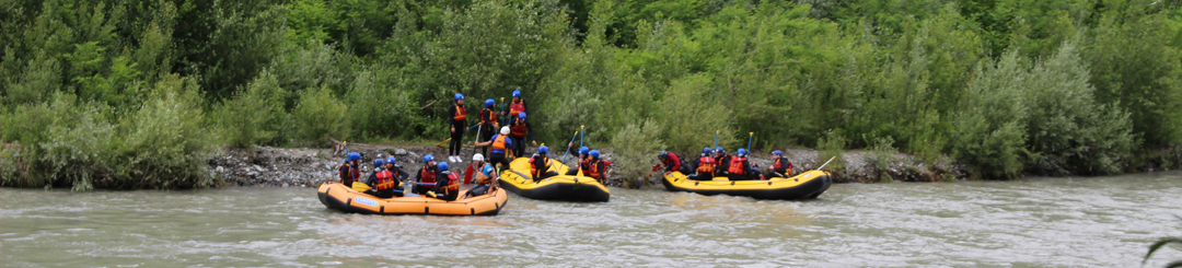 Discesa in acqua per il rafting sull'Adda (ph. Indomita Valtellina River)