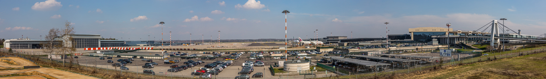 Le infrastrutture intorno al terminal 1 di Malpensa (foto Mario Hagen/Shutterstock).