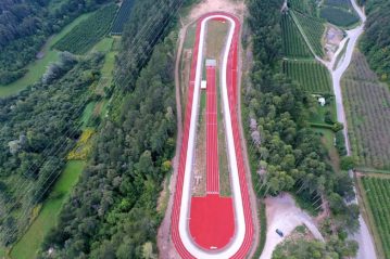 Genta - tracciature e segnaletica orizzontale per piste di atletica e gomma