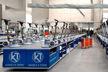 Kunzle&Tasin macchine per la pulizia e la manutenzione delle pavimentazioni sportive