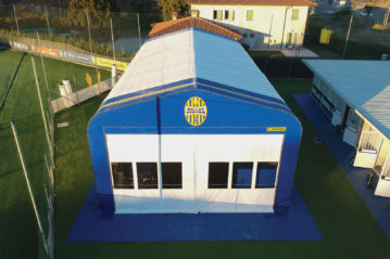Kopron - pvc covers for fixed and retractable gyms, entrance tunnels, benches, padel field structures, general contractor sports facilities