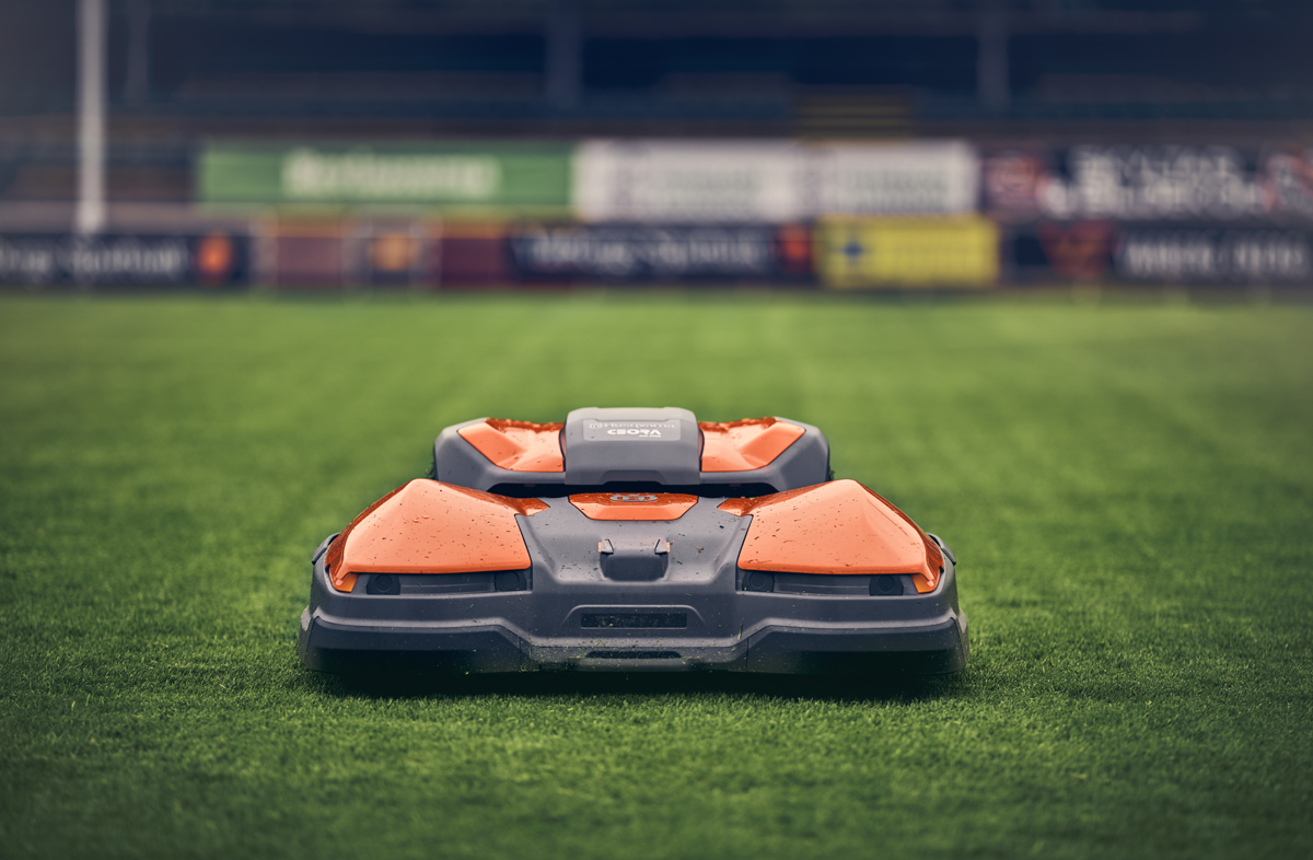 Husqvarna innovative solutions for all green spaces Sport Impianti