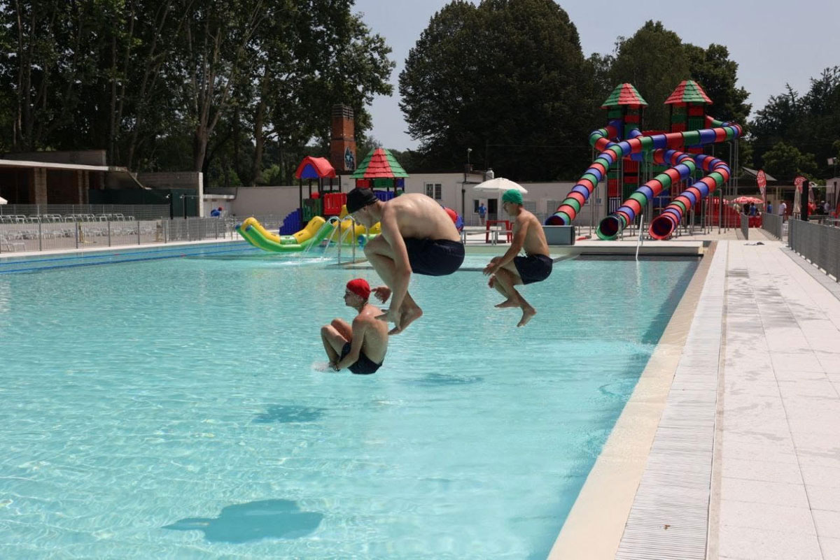 la riqualificata piscina Pellerina a Torino