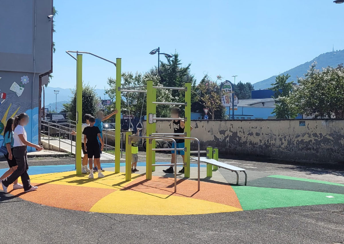 aree workout al playground della scuola di Colleferro 