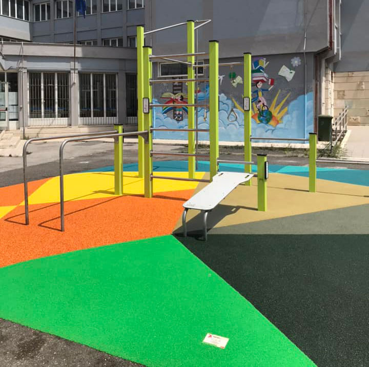 aree workout al playground della scuola di Colleferro