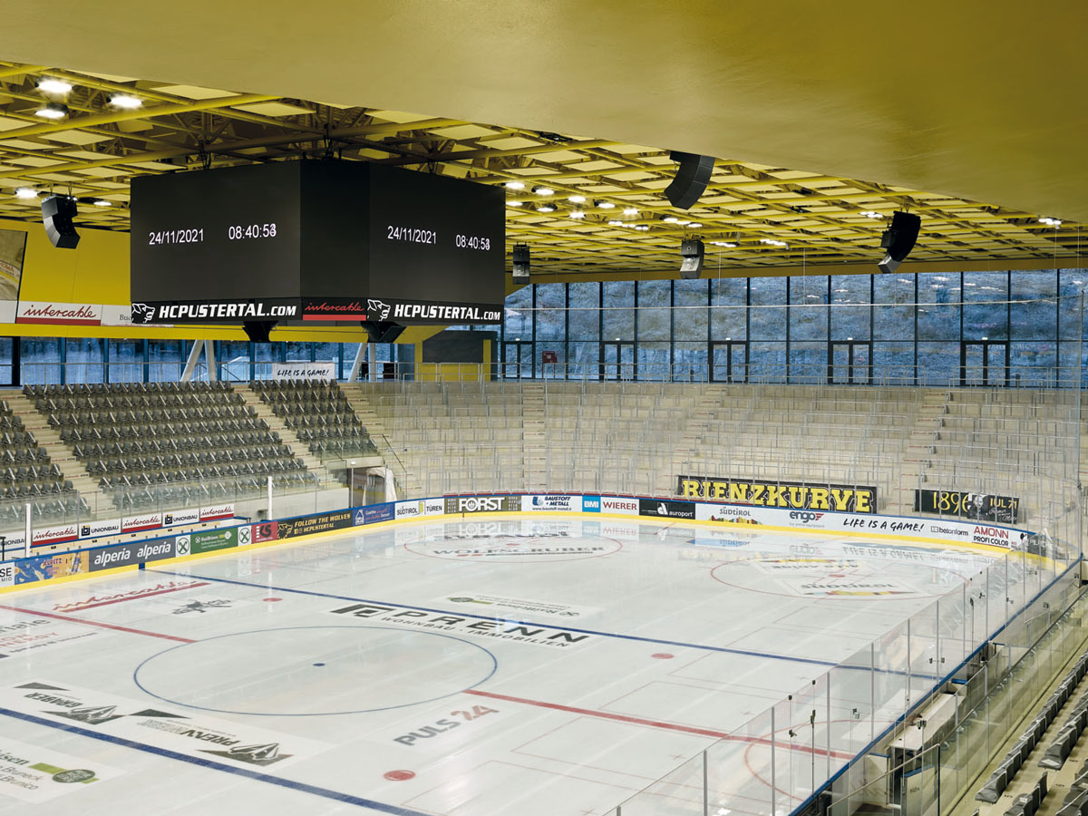 Pista del ghiaccio Intercable Arena a Brunico (Bz)