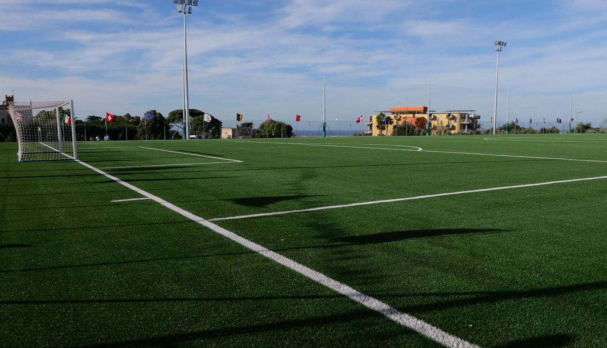 nuovo campo di calcio nel centro sportivo di Mola di Bari