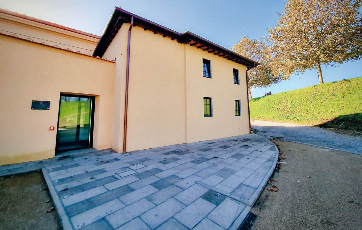 Esterno della palestra all'Ex Cavallerizza di Lucca