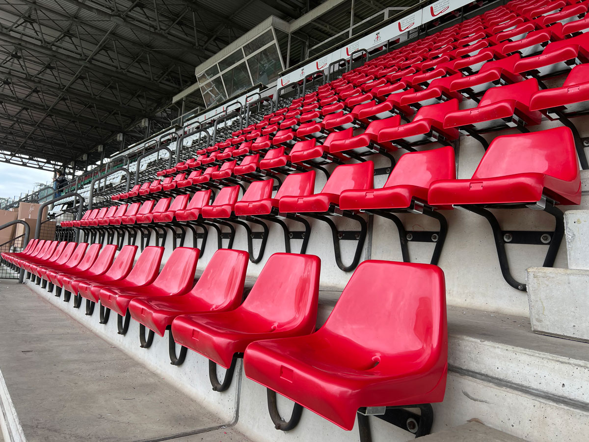Nuove sedute allo stadio Mirabello di Reggio Emilia