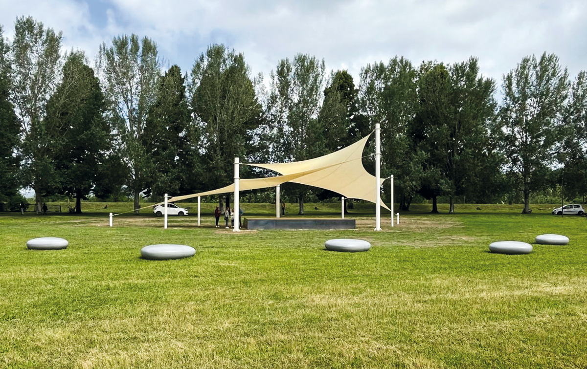 Tensostruttura al parco fluviale di Lucca