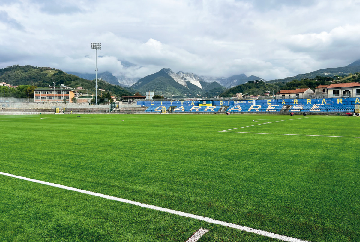 Nuovo manto sintetico allo Stadio dei Marmi di Carrara