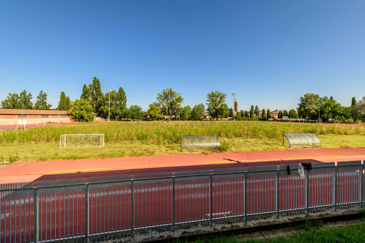 Esterno dell'antistadio di Bologna