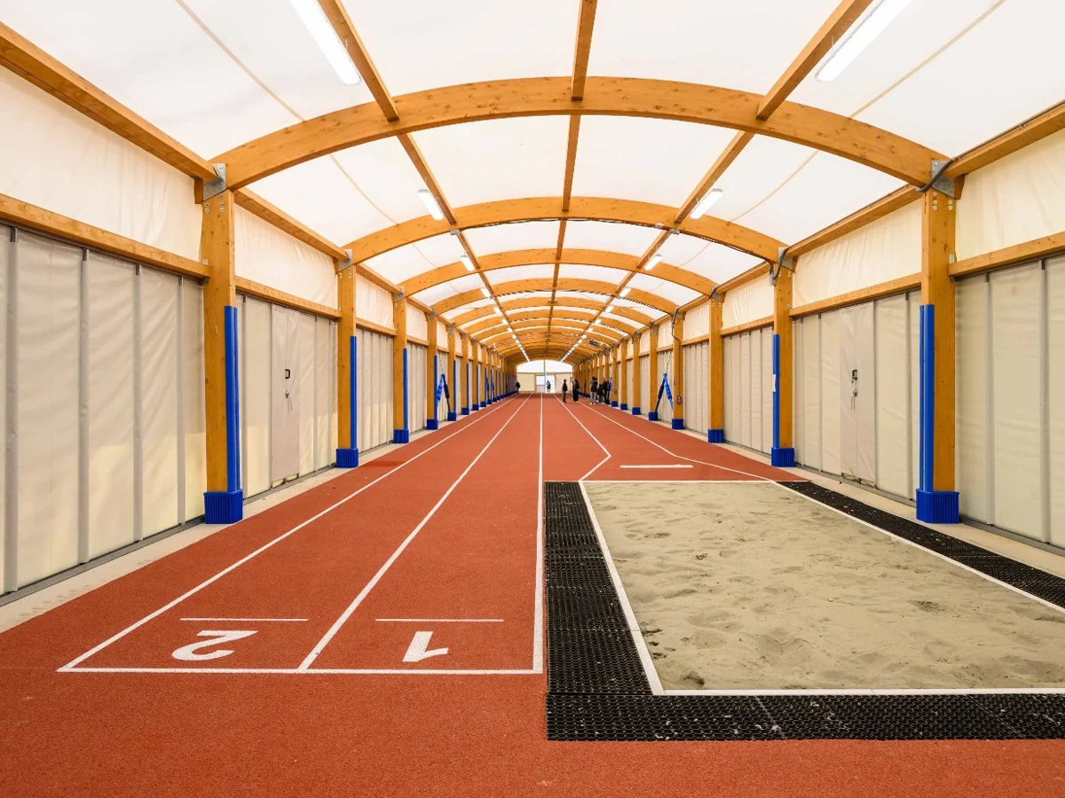 pista di atletica indoor al centro sportivo Arcoveggio di Bologna