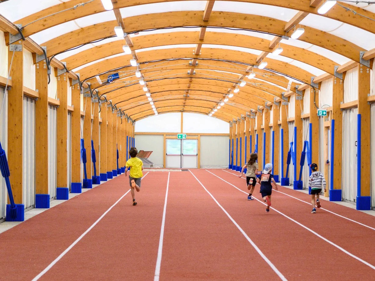 pista di atletica indoor al centro sportivo Arcoveggio di Bologna