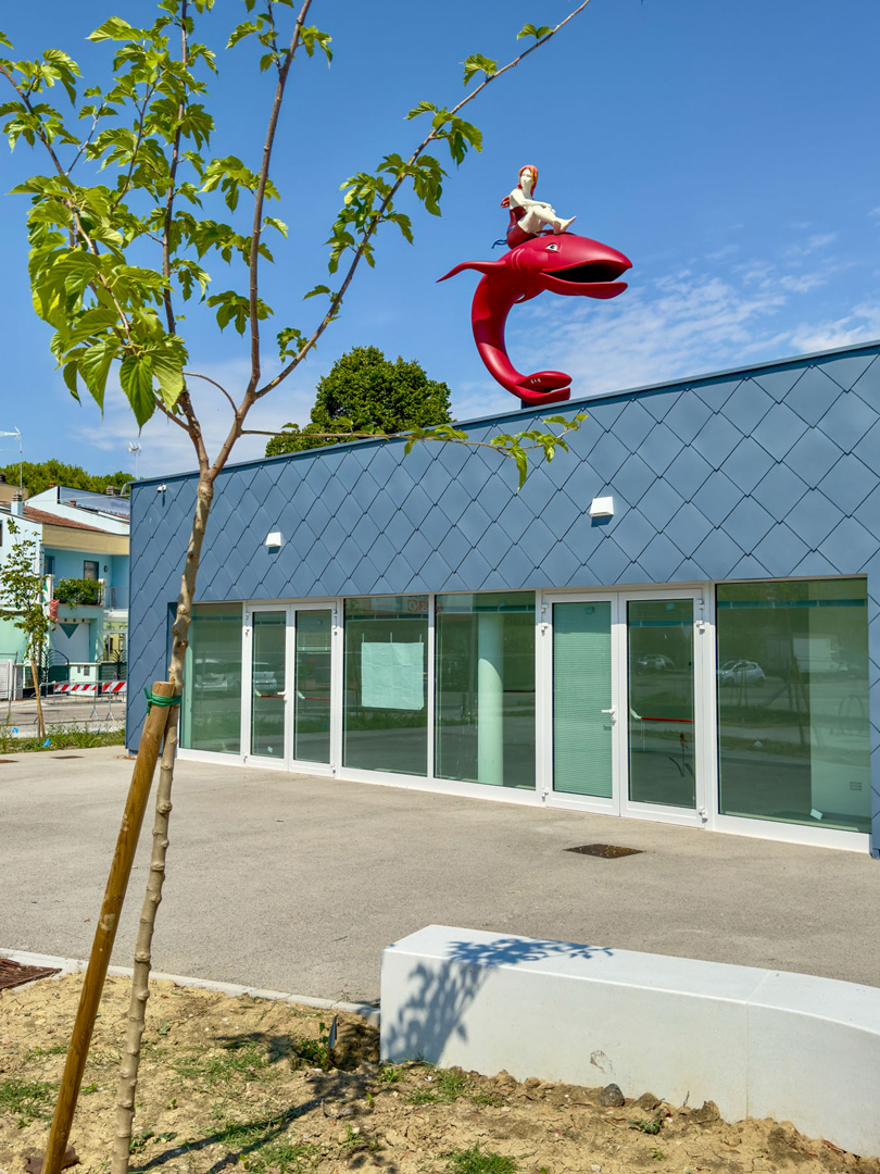 Esterno della piscina di Viserba a Rimini