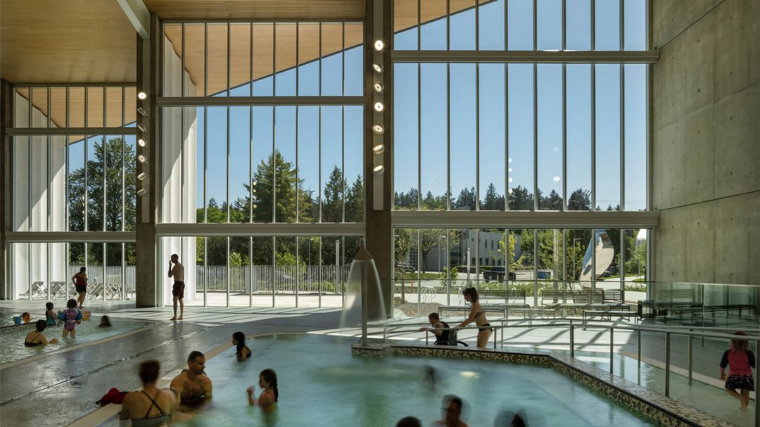 Aquatic and Community Centre di New Westminster (Canada) - vincitore 2025 AIOC IAKS Architecture Prize