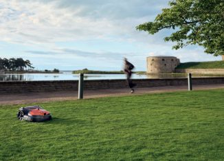 Husqvarna presenta Automower® 540 EPOS® con “Vision AI”